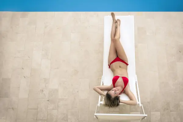 Aproveite o Verão com Conforto: Guia Completo da Espreguiçadeira para Piscina