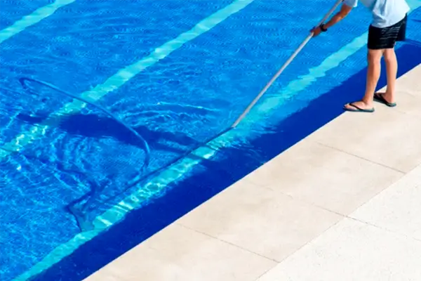 Entendendo o Funcionamento de um Aspirador de Piscina