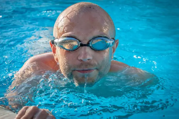 Como escolher a quantidade adequada de algicida, barrilha e cloro para a sua piscina