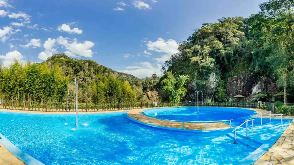 Descubra as Piscinas de Águas Termais no Complexo Caldas de Prata em Nova Prata, RS