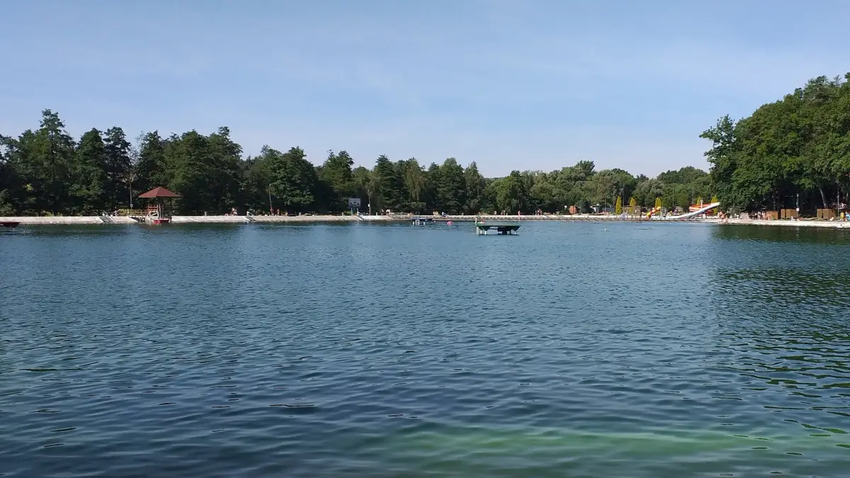 Piscina Vřesina em Ostrava Poruba: Um Oásis Aquático ao Ar Livre da República Tcheca