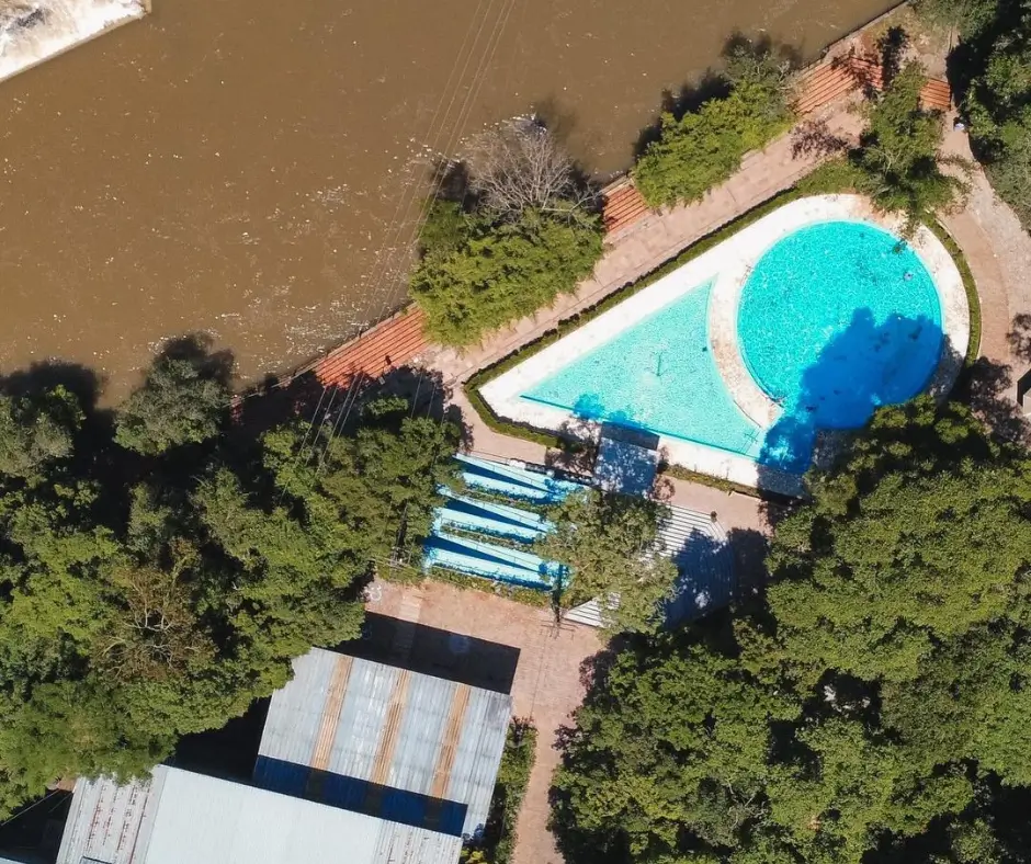 Descubra o Complexo Caldas de Prata em Nova Prata, RS, um paraíso de águas termais e natureza exuberante