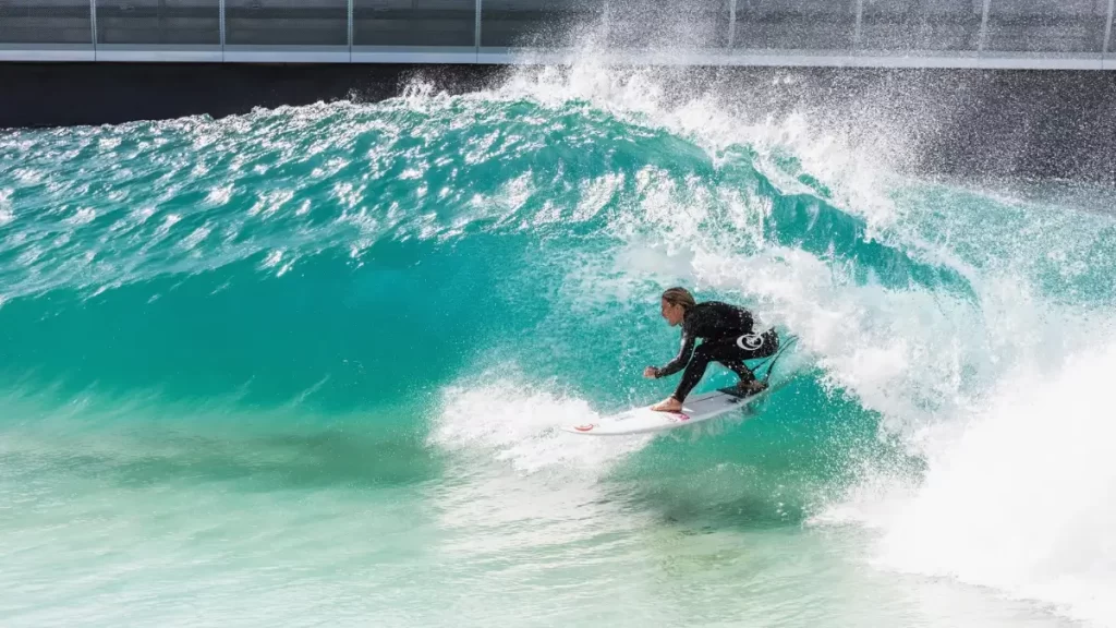 Wavegarden: Inovação e Excelência na Criação de Ondas Perfeitas para Surfe