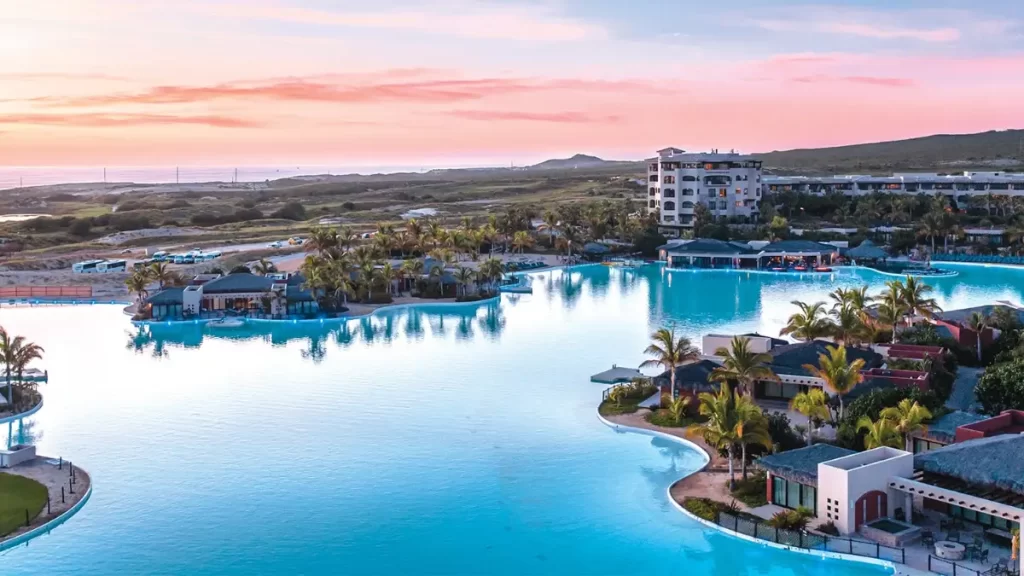 A Incrível Piscina de Diamante em Cabo San Lucas, México