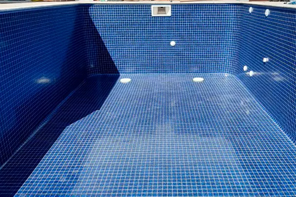 Tudo o que Você Precisa Saber sobre Skimmers de Piscina