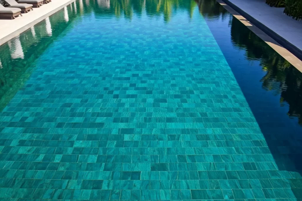 Piscina com Pedra Hijau