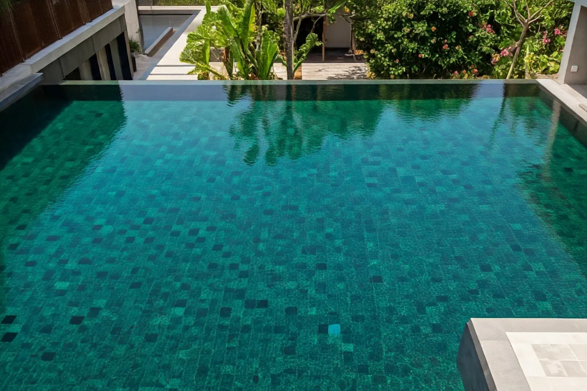 Como Transformar Sua Piscina com Pedra Hijau