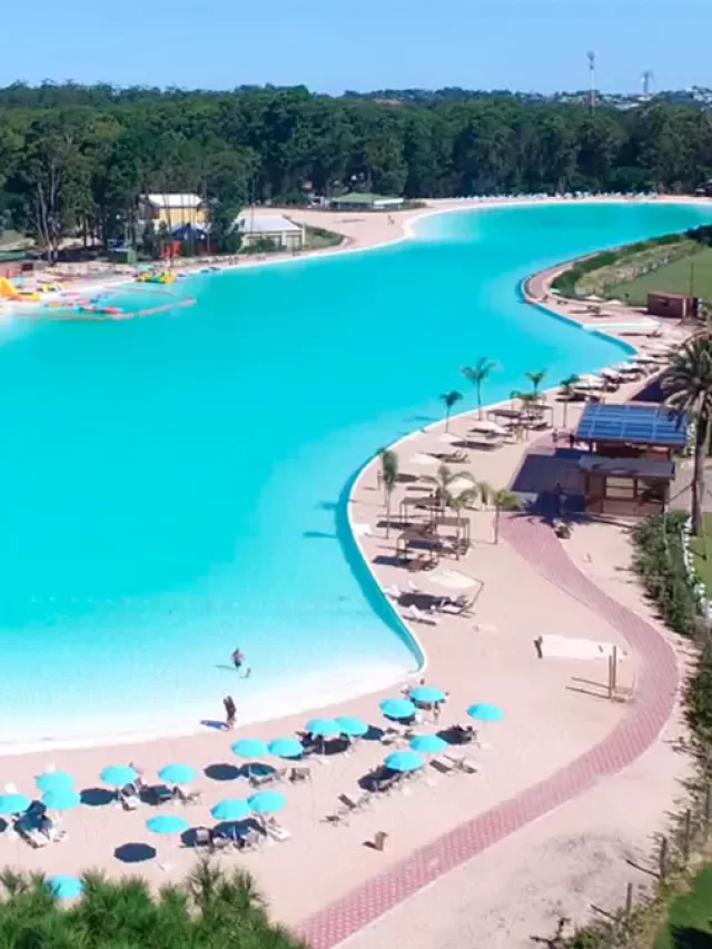 Um Paraíso Turquesa: A Inovadora Piscina do Solanas Crystal Beach em Punta del Este