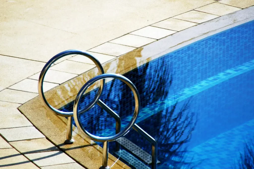 Piscina Impecável: Desvendando os Segredos do Clarificante de Piscina Genco