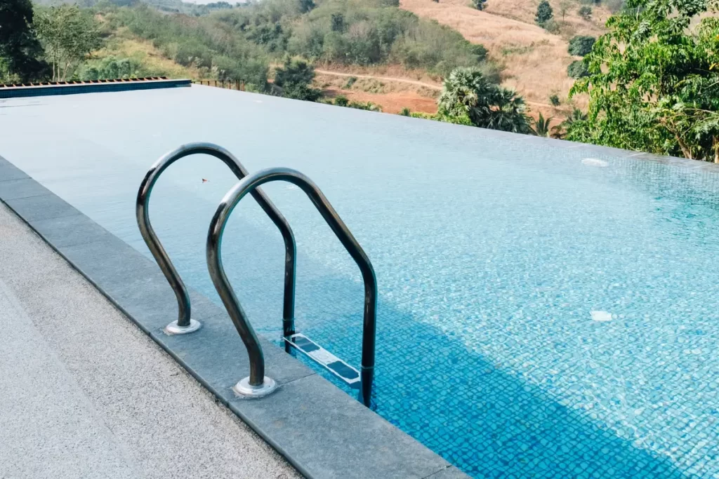 Desvendando os Encantos da Piscina de Alvenaria: Elegância, Durabilidade e Sustentabilidade em um Só Projeto