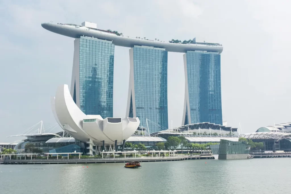 Marina Bay Sands Infinity Pool: A Maravilha Aquática de Cingapura