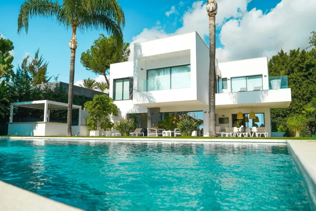 Como Evitar a Formação de Calcário na Piscina com um Método Natural