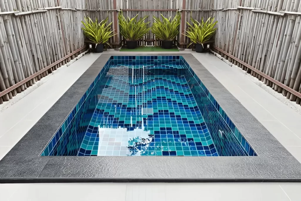 Piscinas Compactas: Inovação e Estilo em Espaços Pequenos