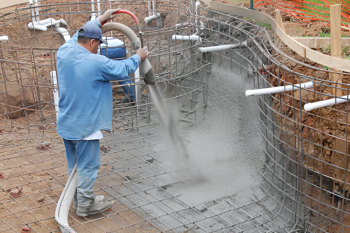 Concreto Auto-Nivelante: A Revolução na Construção de Piscinas para Durabilidade e Estética Impecável