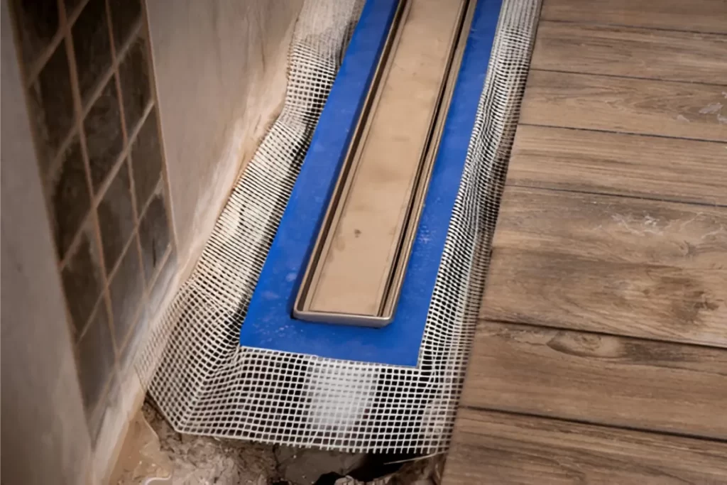 Fluindo com Elegância: A Revolução da Drenagem Linear em Piscinas